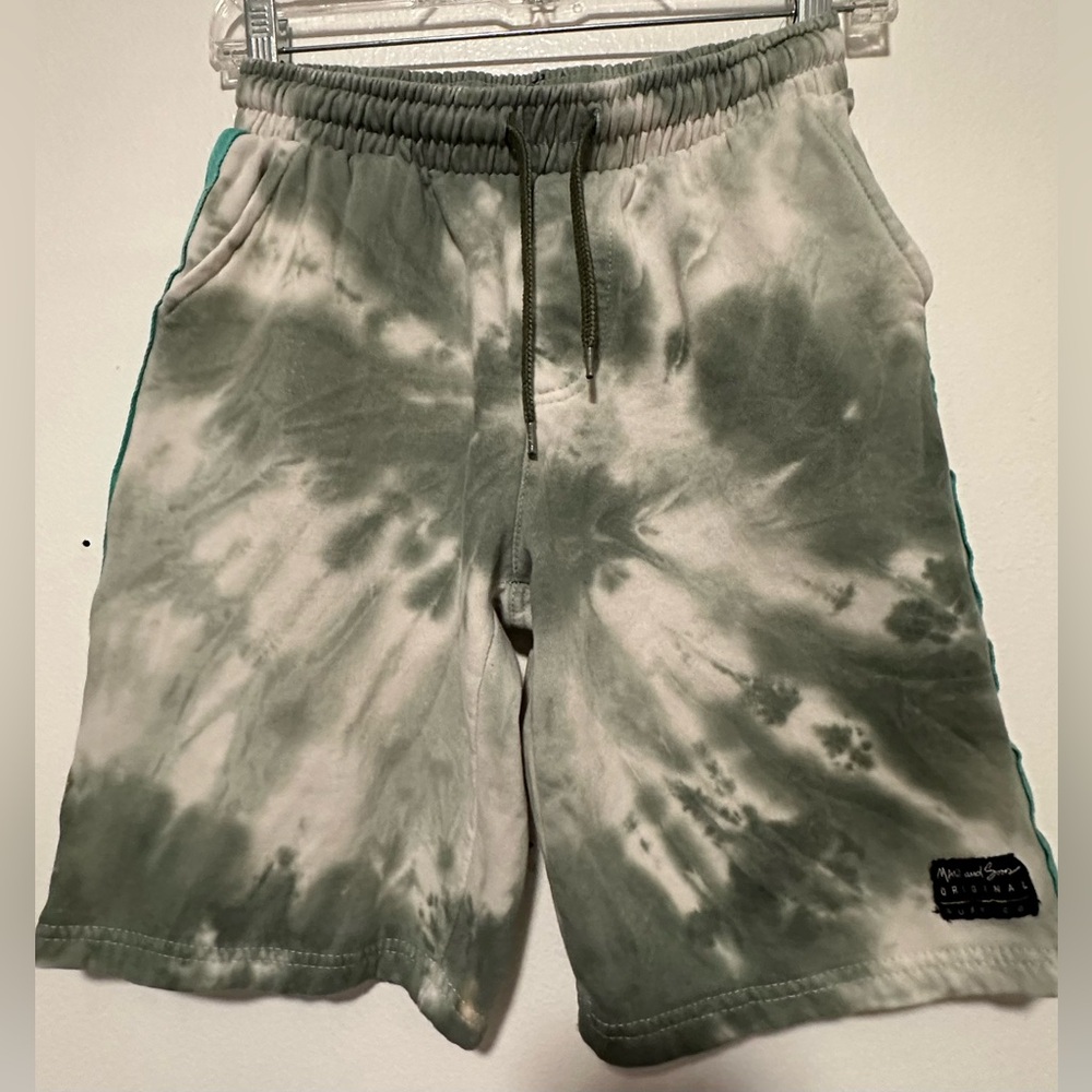 Maui and sons Tie-dye